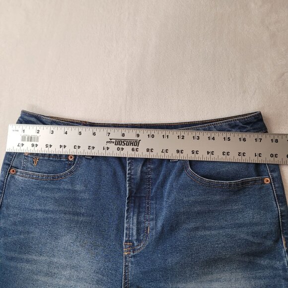 Frye Women's Straight Leg Blue Denim Jeans Size 12/31 - Picture 7 of 13